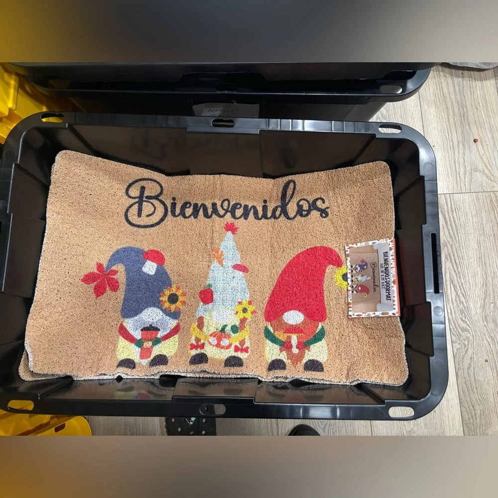 Bienvenidos Gnome Welcome Mat